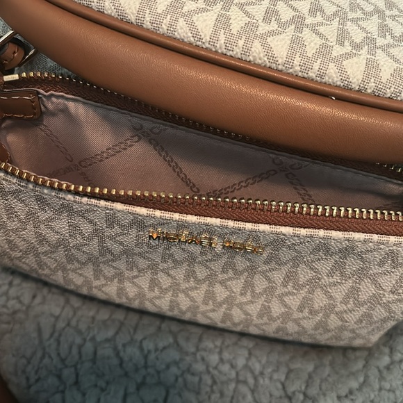 MK fanny bag and wallet set! - Picture 7 of 16